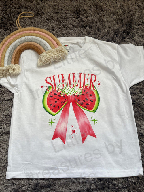 Short sleeved summer vibes t shirt